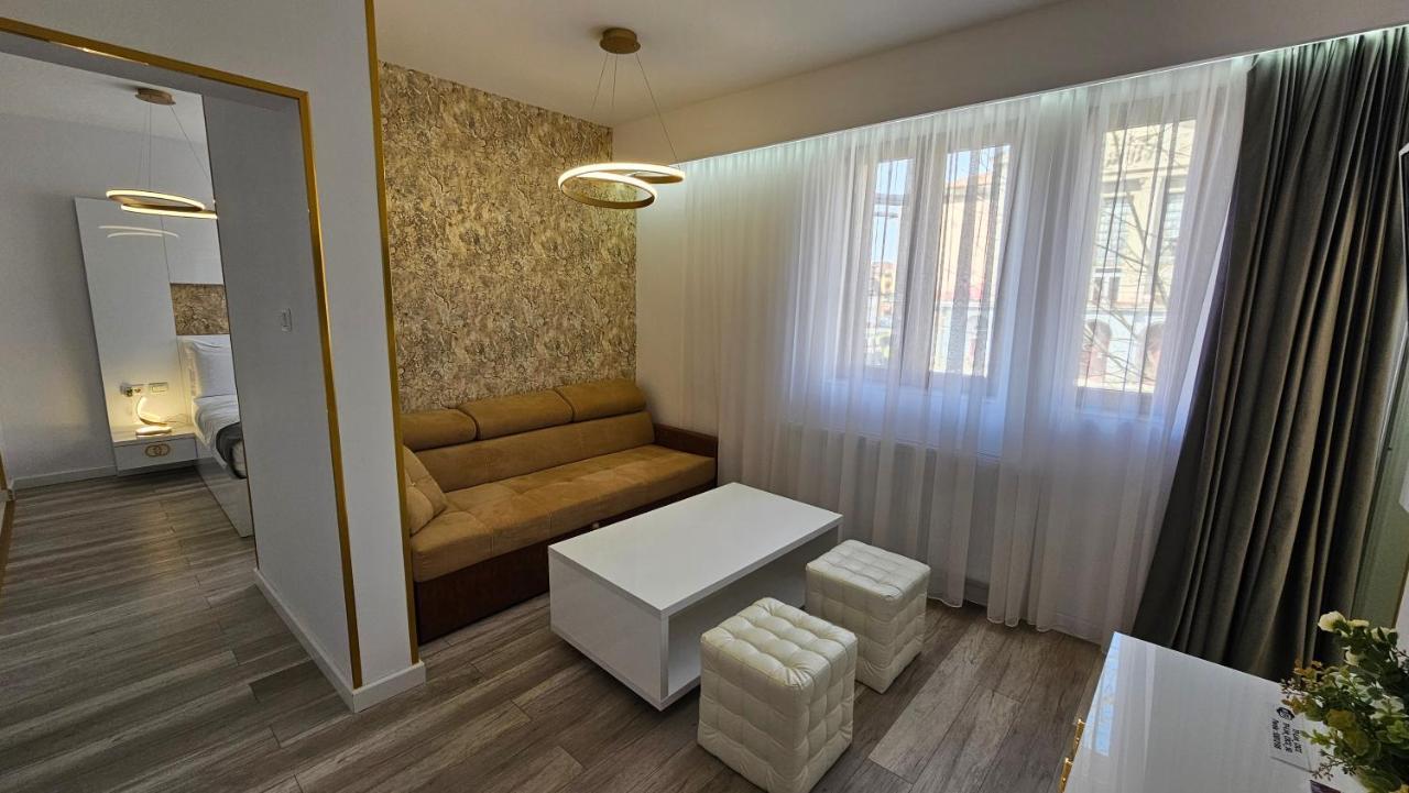 Colt De Rai Resita Bed & Breakfast Exterior photo